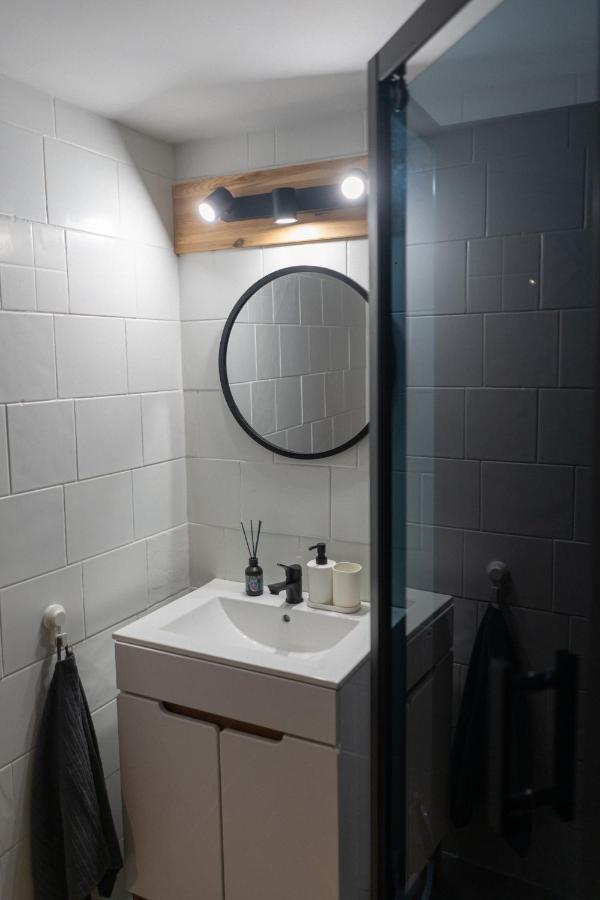 The Good Powisle 3 Bedrooms Warszawa